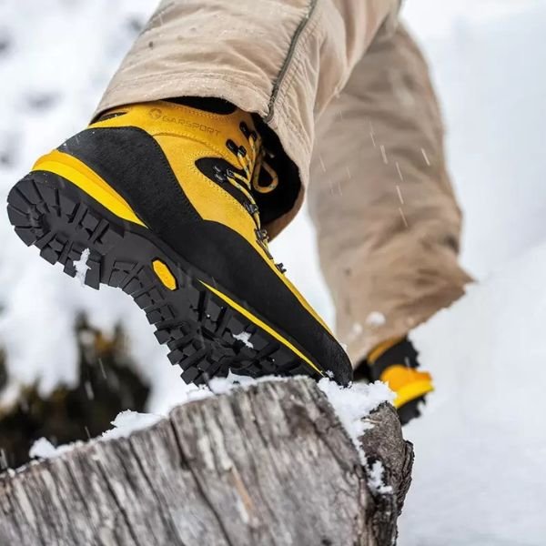 کفش طبیعت گردی